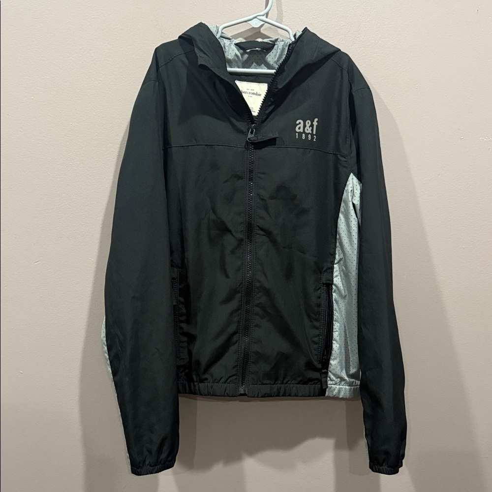 💜 Abercrombie & Fitch Kid’s Black‎ and Gray Windbreaker M